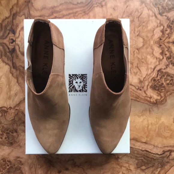 Anne Klein Brown Suede Ankle Boots Block Heel 10M - Picture 2 of 5